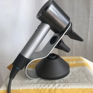 Professional Dyson dryer with stand + attachments